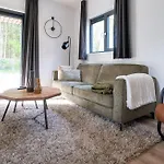 Schitterend Gelegen Luxe Ingericht 6 Persoons Met Hottub Aan De Bossen In 4-15 Chalet *