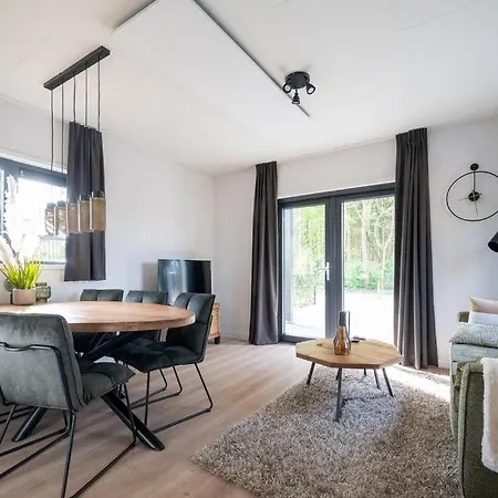 Schitterend Gelegen Luxe Ingericht 6 Persoons Aan De Bossen In 4-15 Chalet Putten