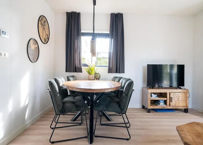 Schitterend Gelegen Luxe Ingericht 6 Persoons Aan De Bossen In 4-15