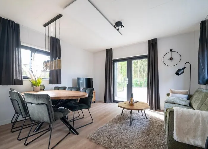 Schitterend Gelegen Luxe Ingericht 6 Persoons Aan De Bossen In 4-15 Alpstuga Putten