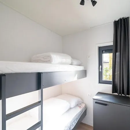 Domek alpejski Schitterend Gelegen Luxe Ingericht 6 Persoons Met Hottub Aan De Bossen In 4-15 Putten